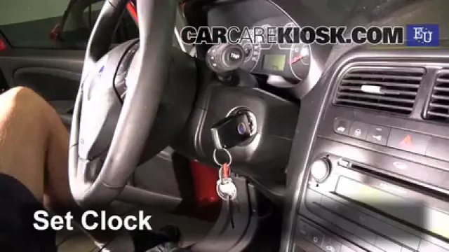 2007 Fiat Grande Punto Active 1.2L 4 Cyl. Horloge Régler l'horloge